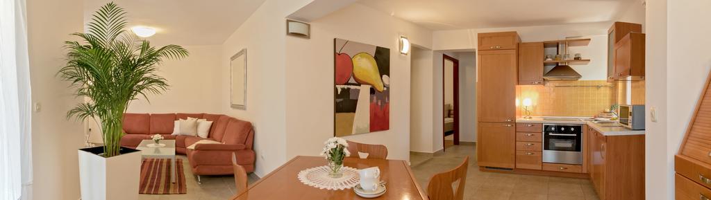 Apartman Roza Rogoznica  Bagian luar foto